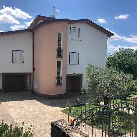 Casa Gio 3* أريانو إربينو